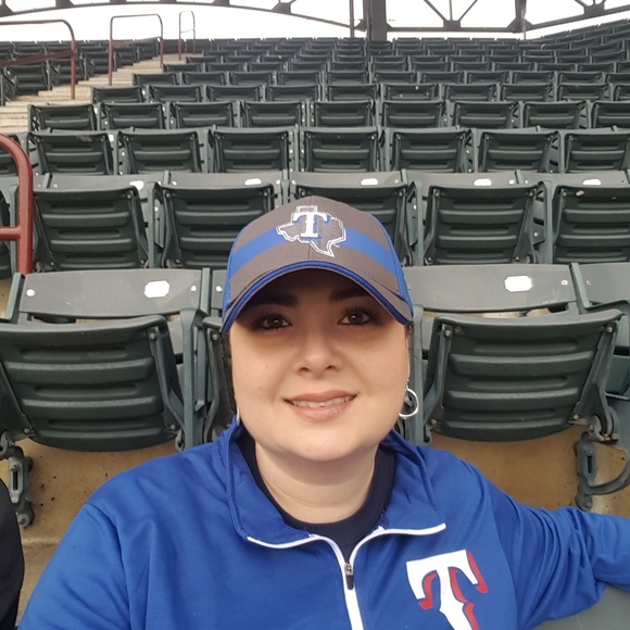 Meet your Posher, Vanessa - Picture 1 of 1